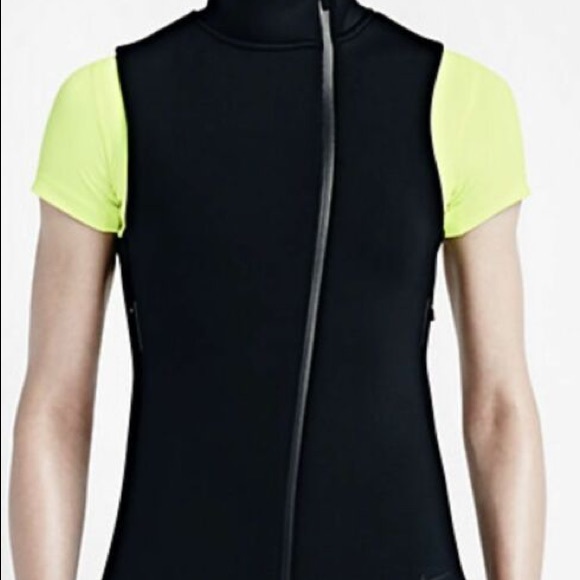 Nike Therma-Fit Asymmetrical Scuba Vest - Picture 4 of 6
